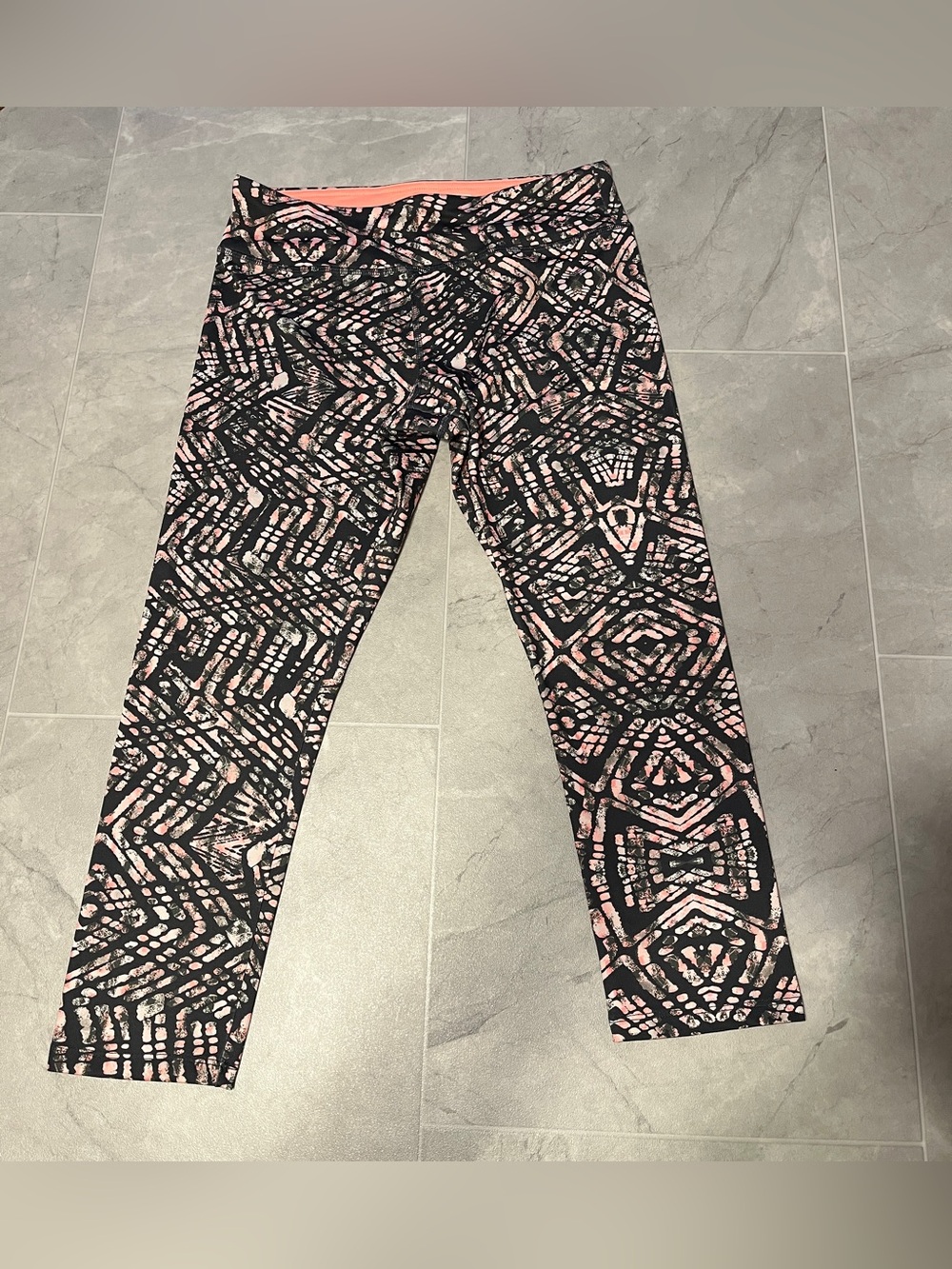 Forever 21 Black and Pink Geometric Print Leggings size M Stretch Athletic
